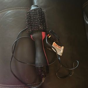 Stylist blow dry brush